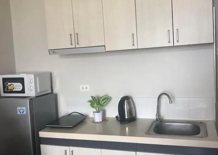 Spacious With Balcony In Lapulapu *